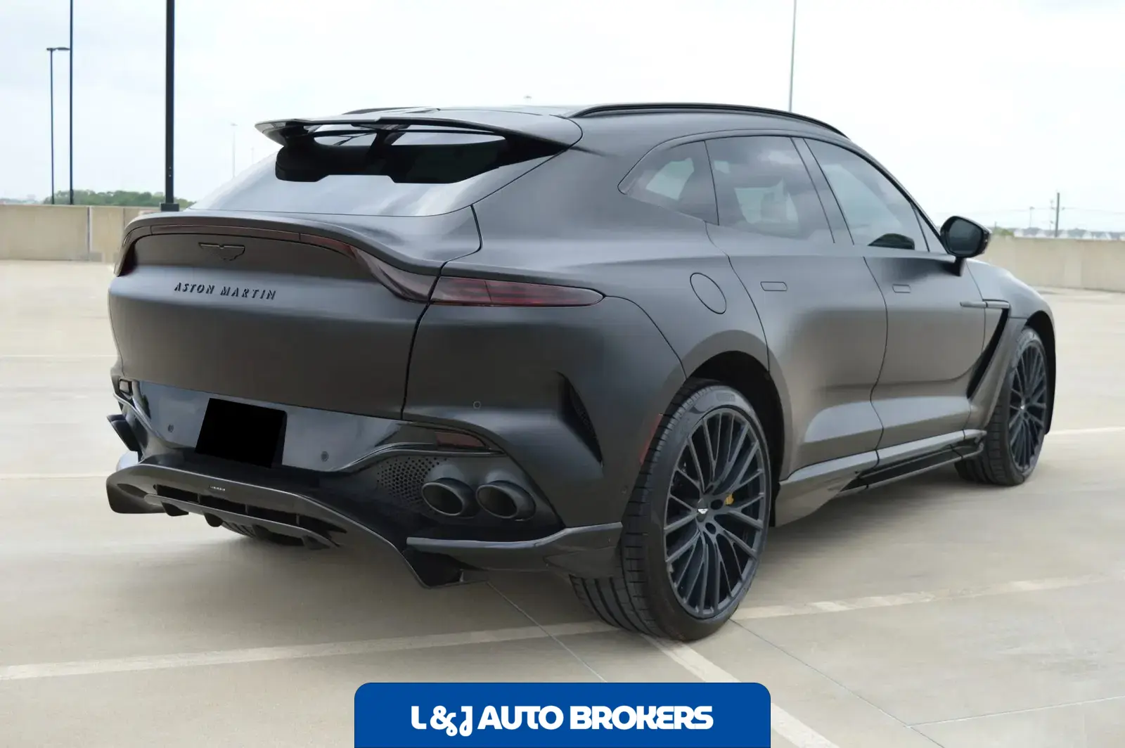 2023 Aston Martin DBX707
