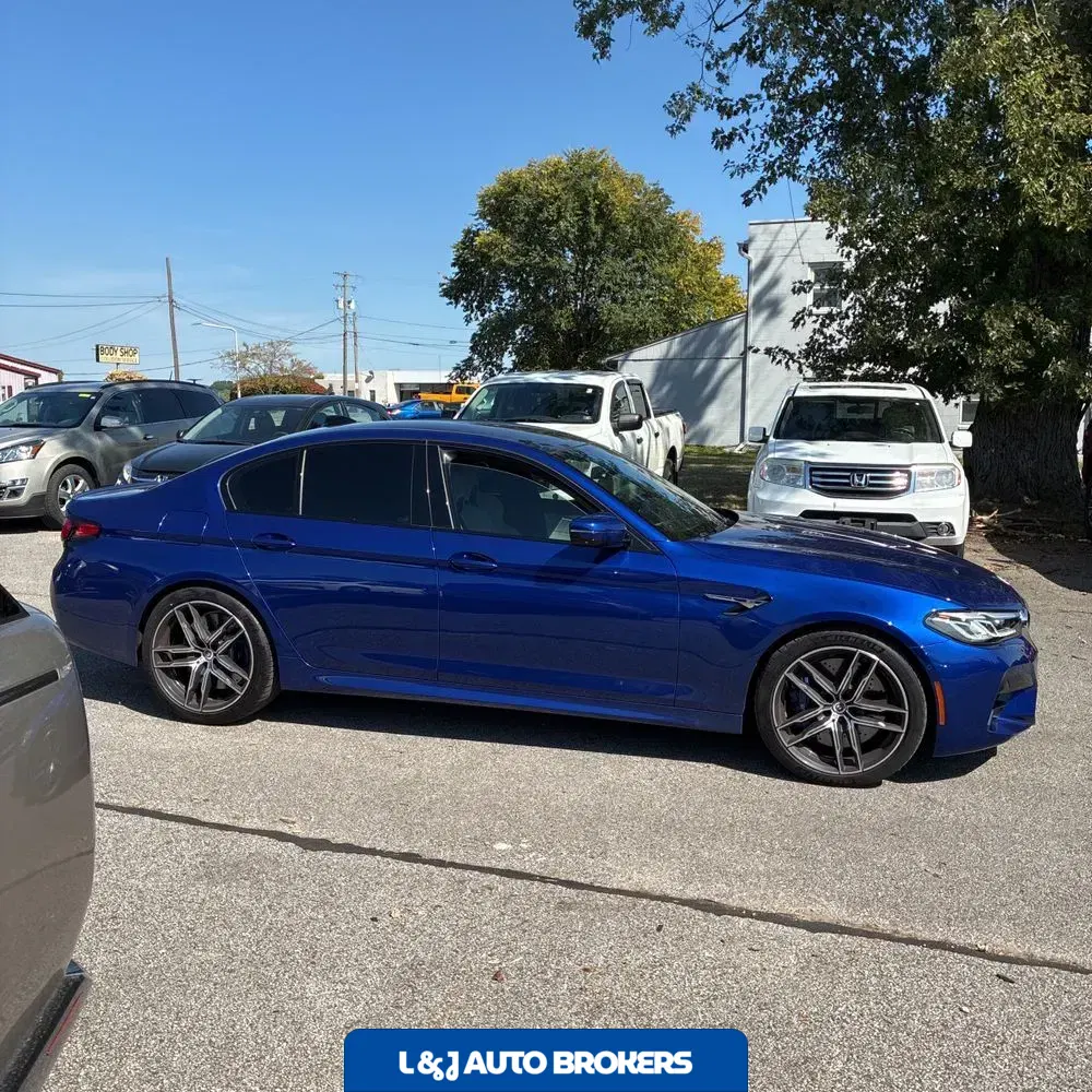 2023 BMW M5