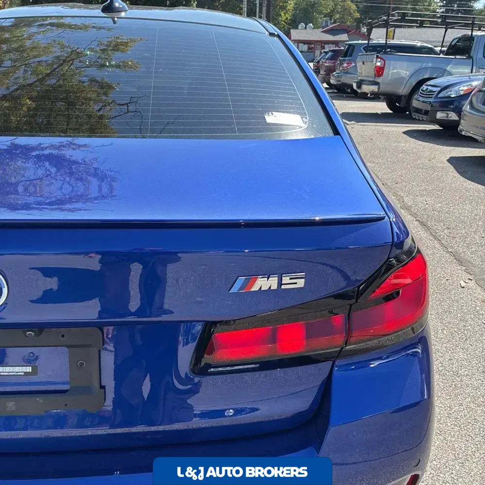 2023 BMW M5