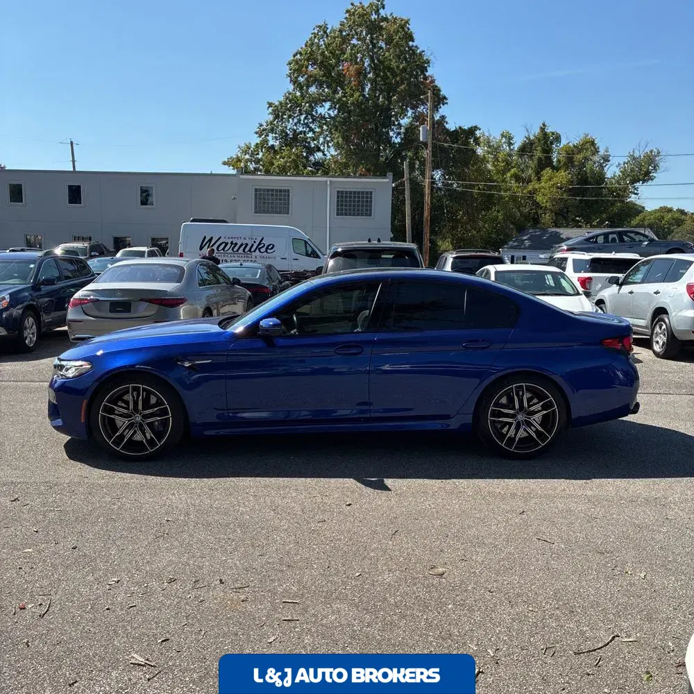 2023 BMW M5
