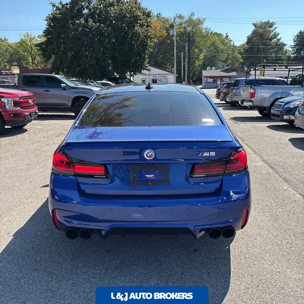 2023 BMW M5