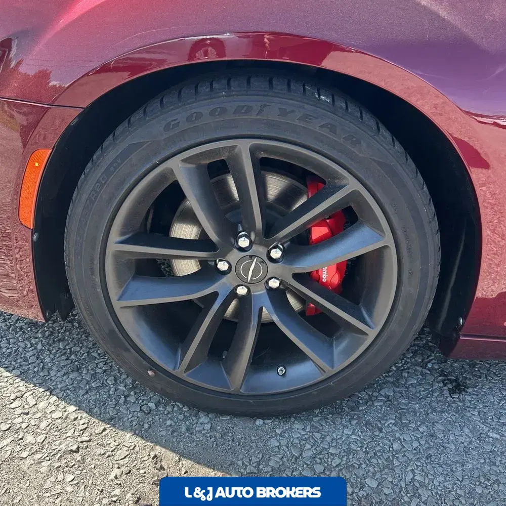 2023 Chrysler 300 C