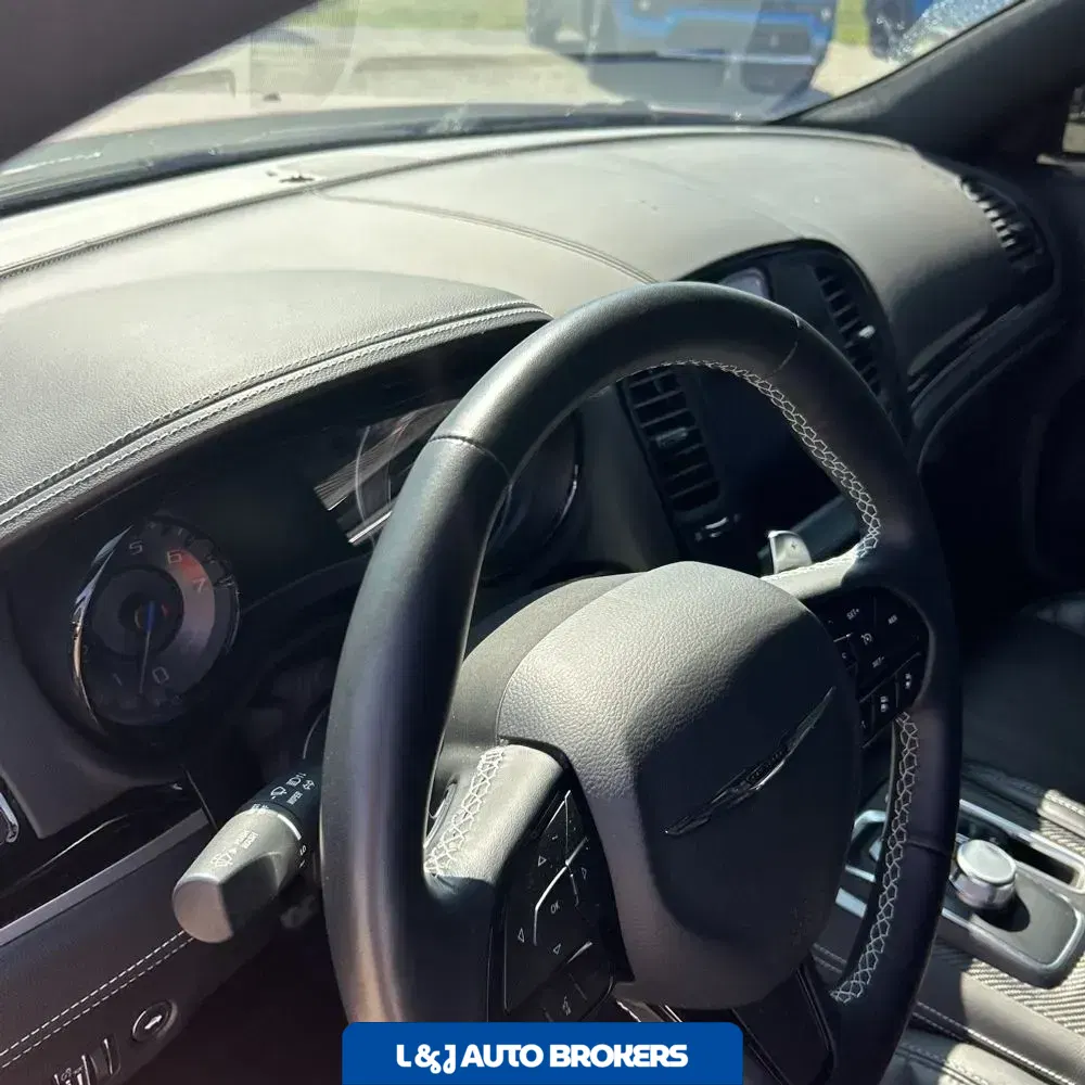 2023 Chrysler 300 C