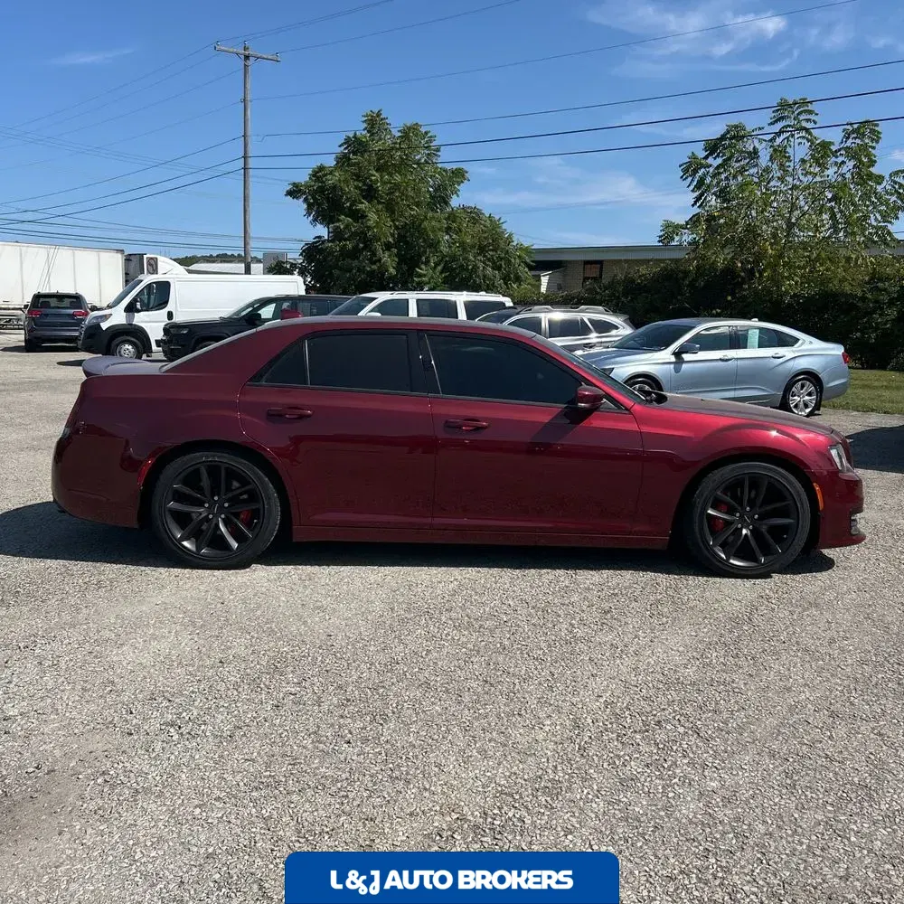 2023 Chrysler 300 C