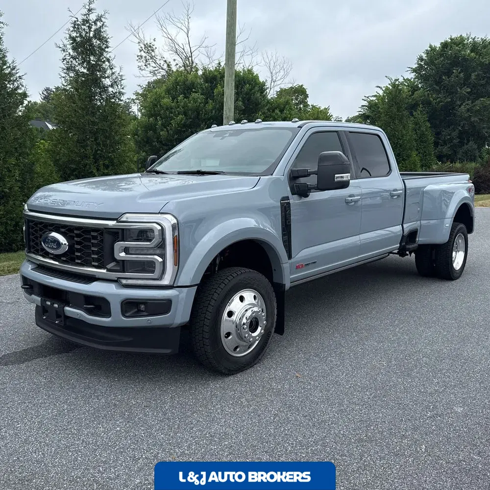 2025 Ford F-450 Super Duty Platinum