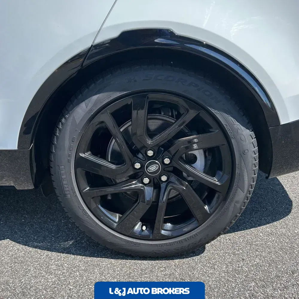 2024 Land Rover Discovery Dynamic SE P300
