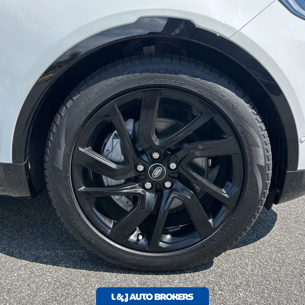 2024 Land Rover Discovery Dynamic SE P300