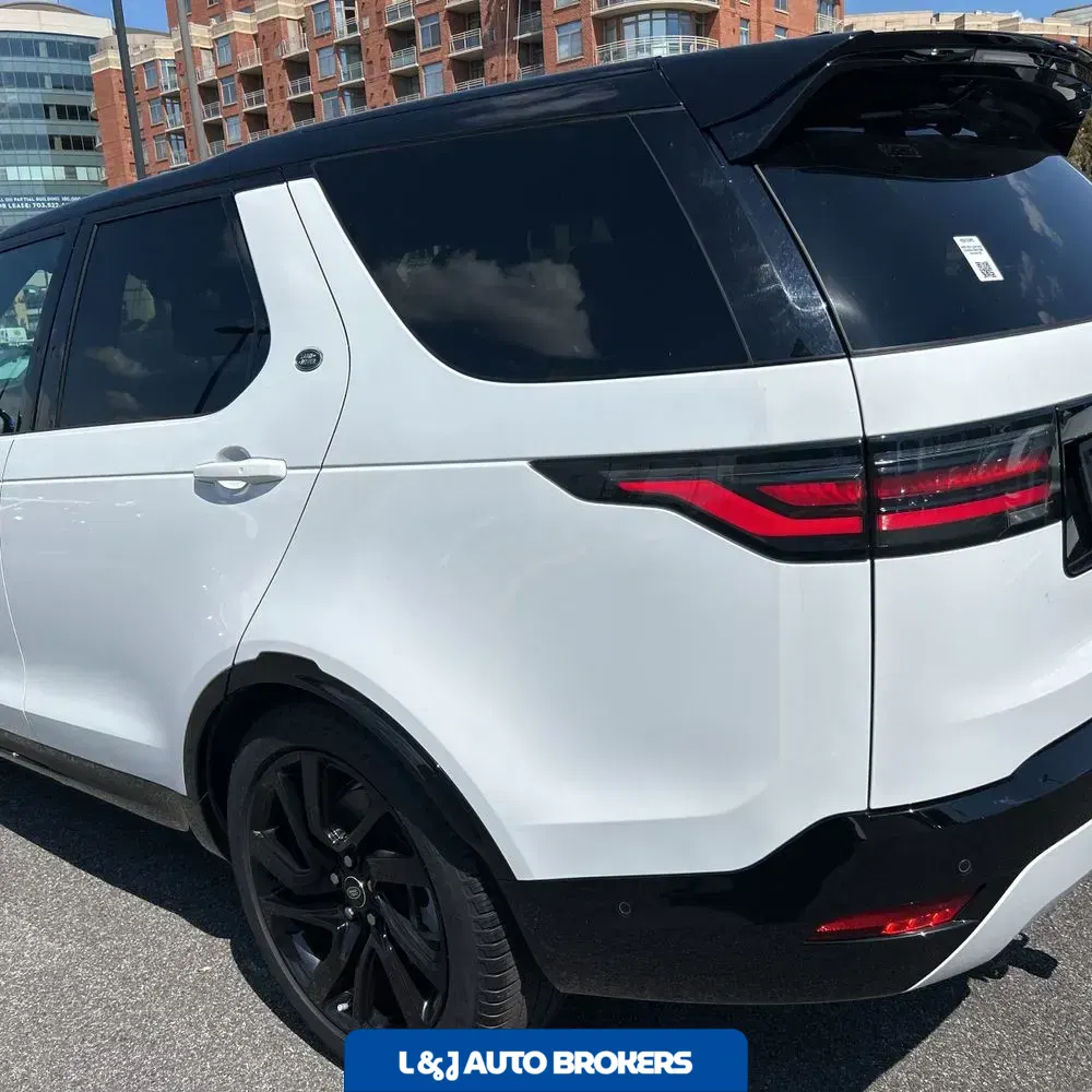 2024 Land Rover Discovery Dynamic SE P300
