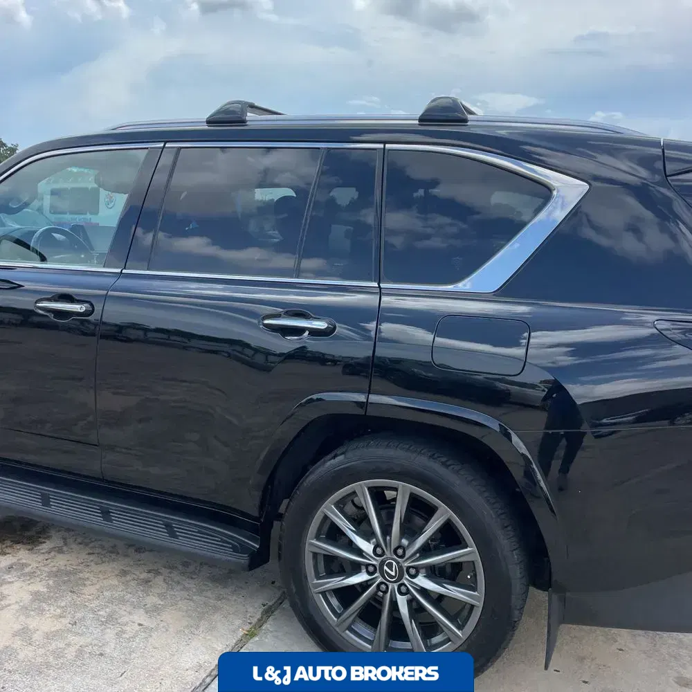 2024 Lexus LX 600 F SPORT Handling