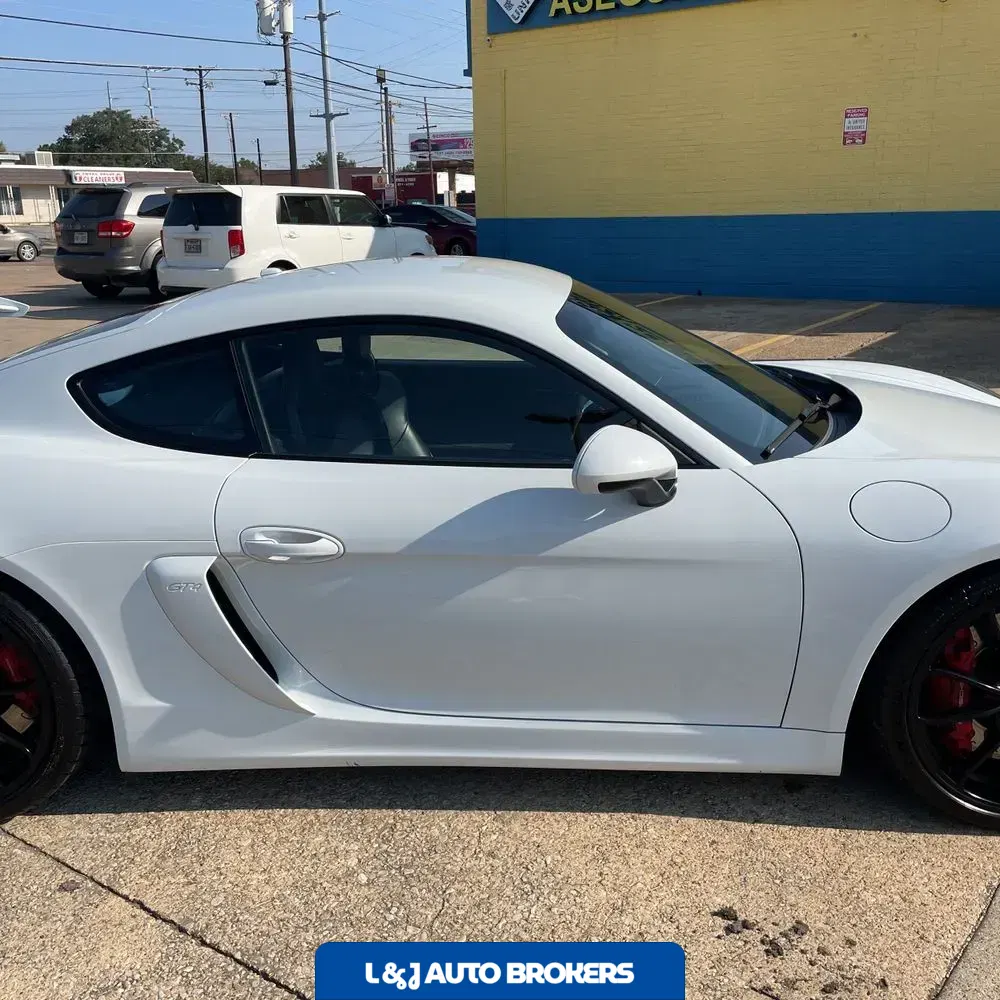 2016 Porsche Cayman GT4
