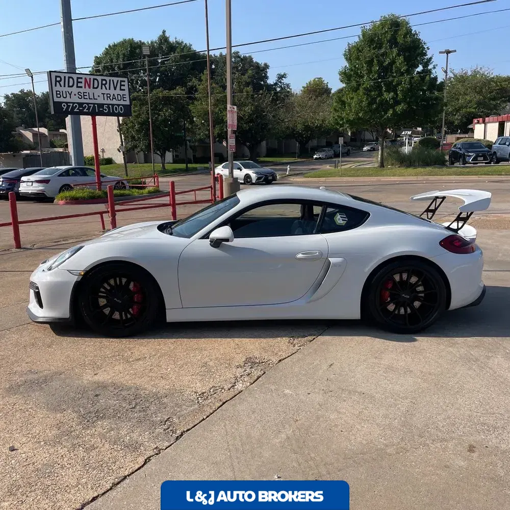 2016 Porsche Cayman GT4