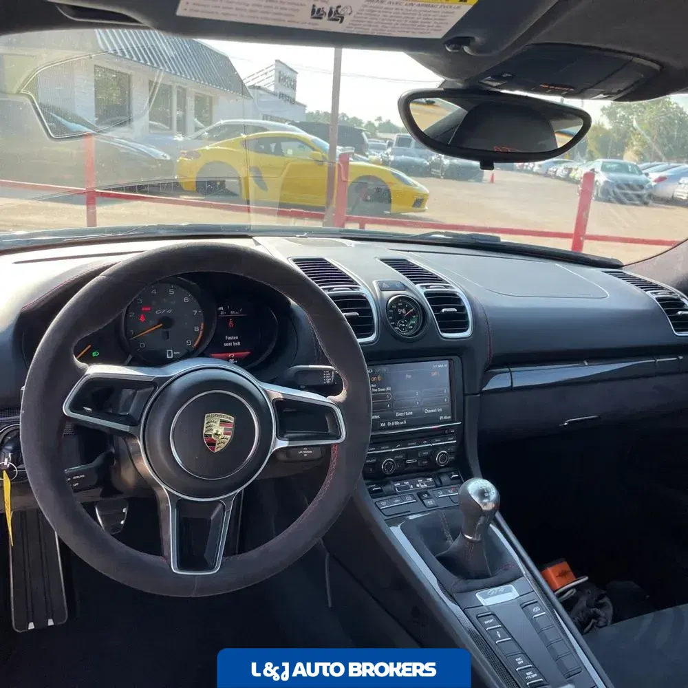 2016 Porsche Cayman GT4