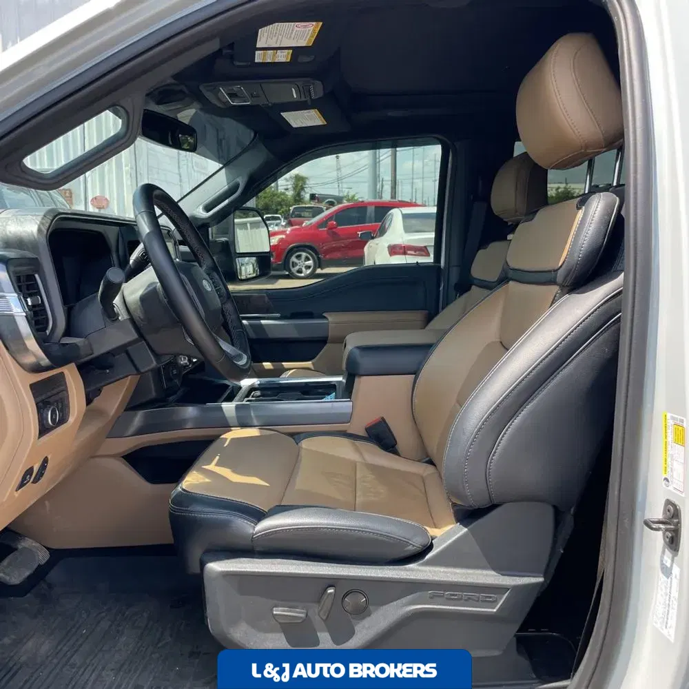 2025 Ford F-350 Super Duty Lariat