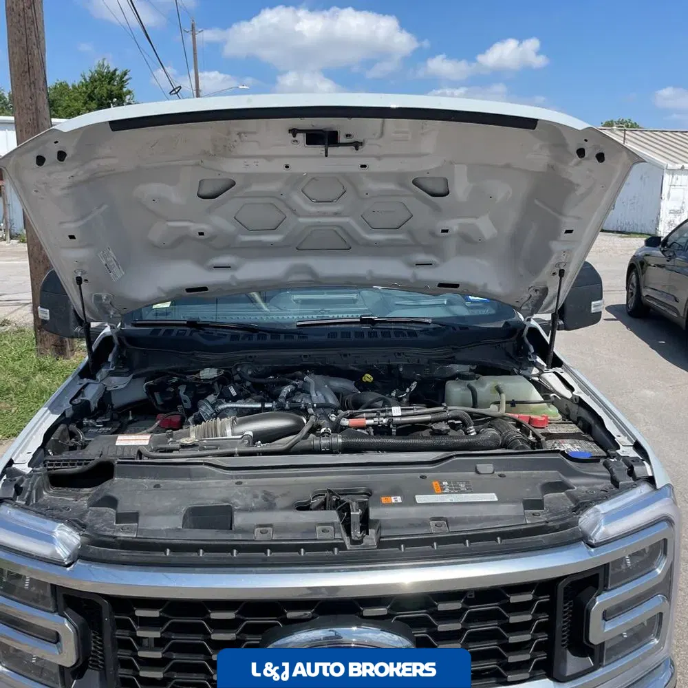 2025 Ford F-350 Super Duty Lariat