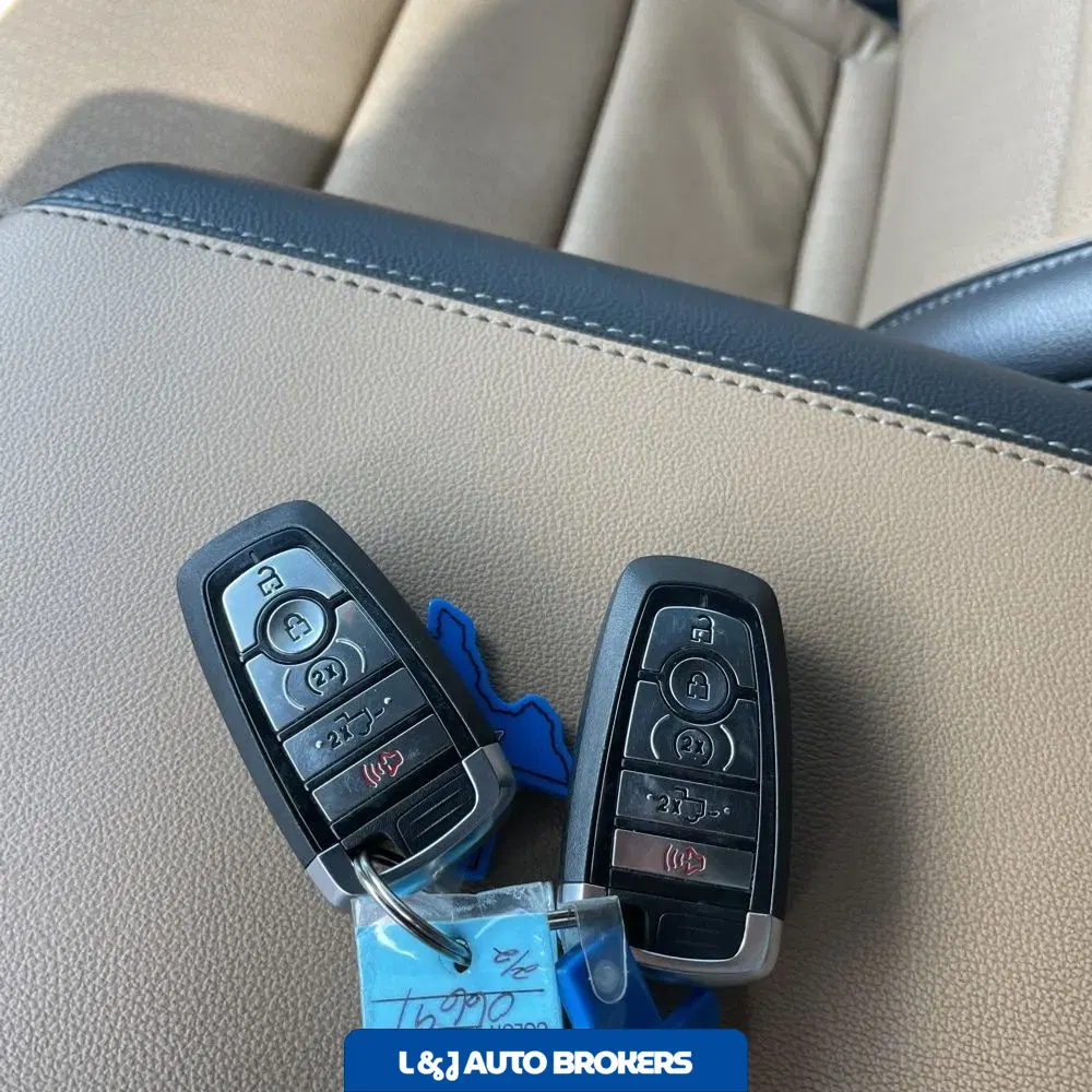 2025 Ford F-350 Super Duty Lariat