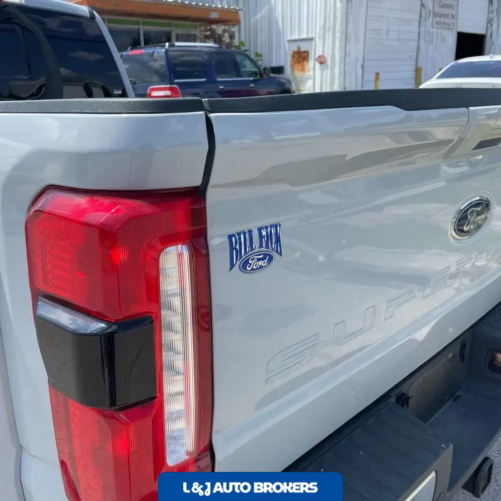 2025 Ford F-350 Super Duty Lariat