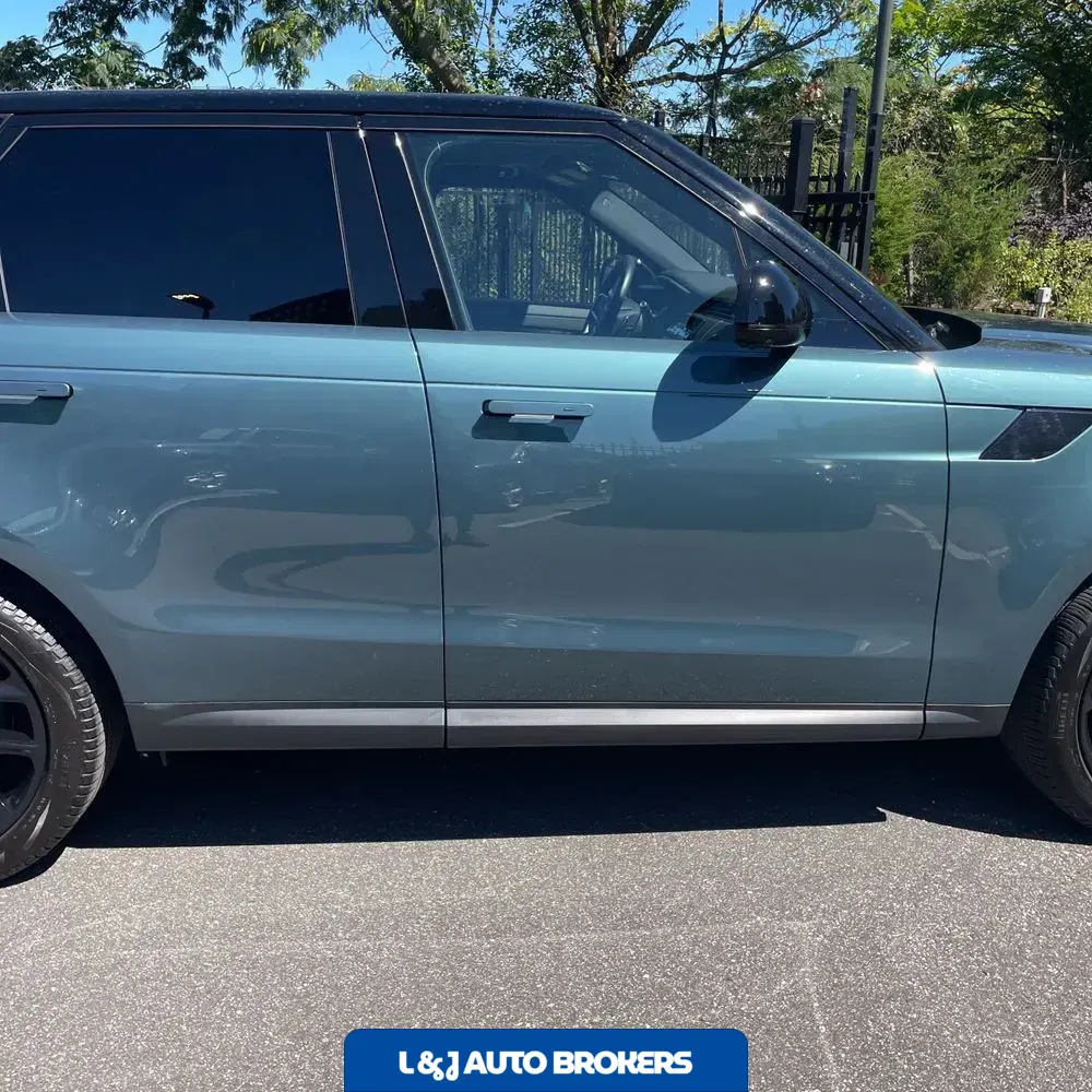 2024 Land Rover Range Rover Sport P360 SE