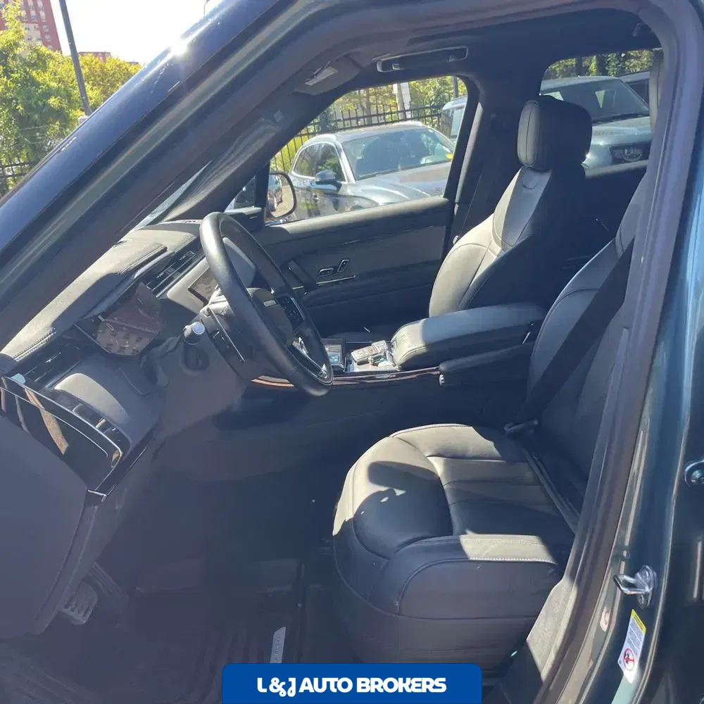 2024 Land Rover Range Rover Sport P360 SE