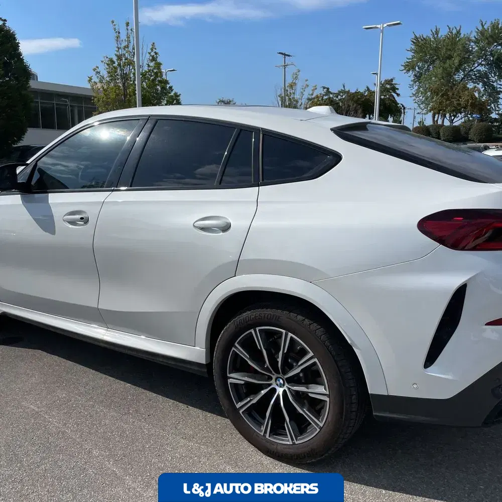 2024 BMW X6 M60i