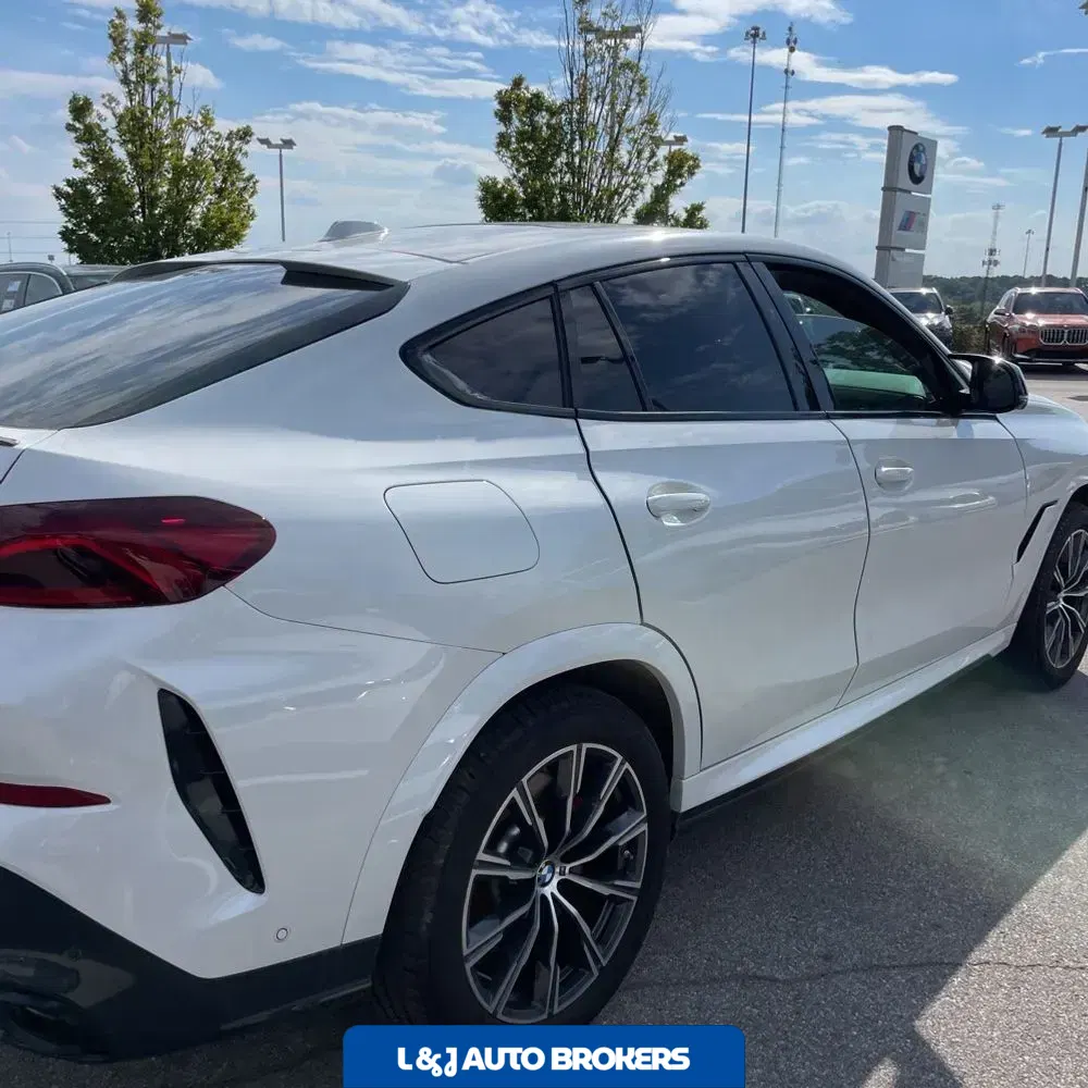 2024 BMW X6 M60i