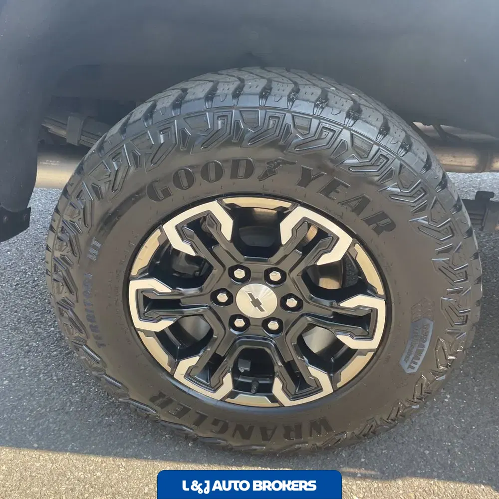 2023 Chevrolet Silverado 1500 ZR2
