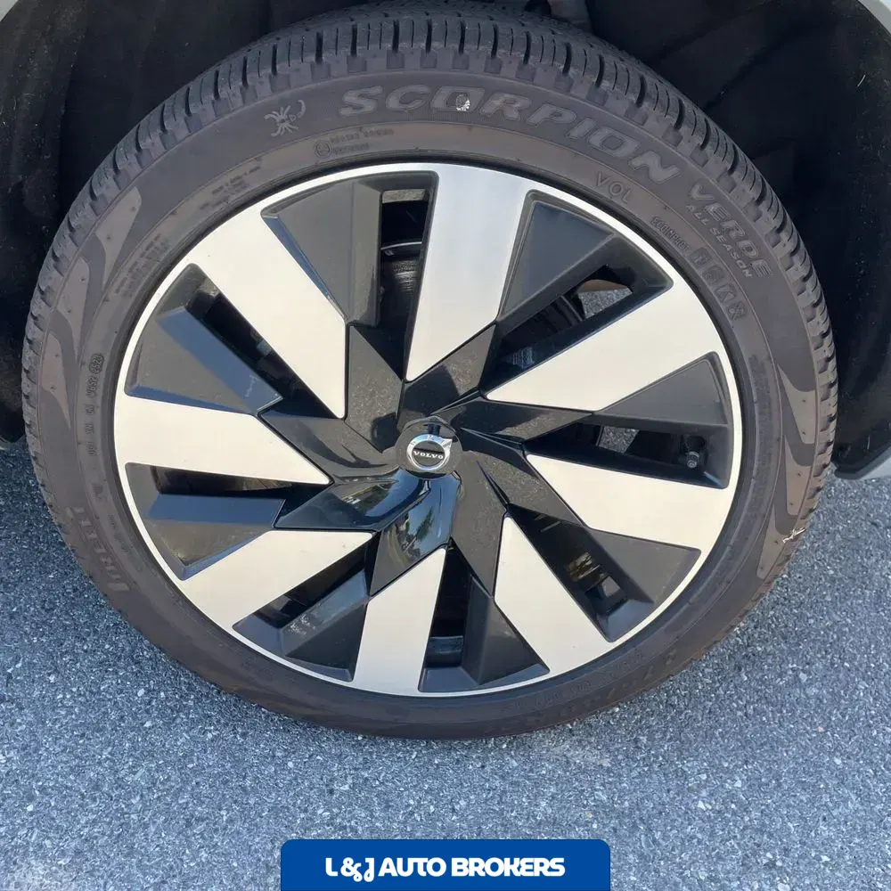 2024 Volvo XC90 T8 - Plus PHEV
