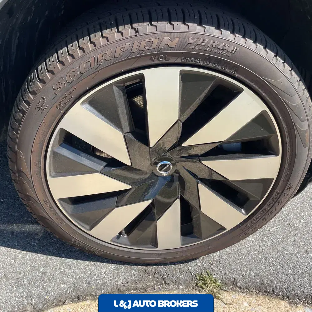 2024 Volvo XC90 T8 - Plus PHEV