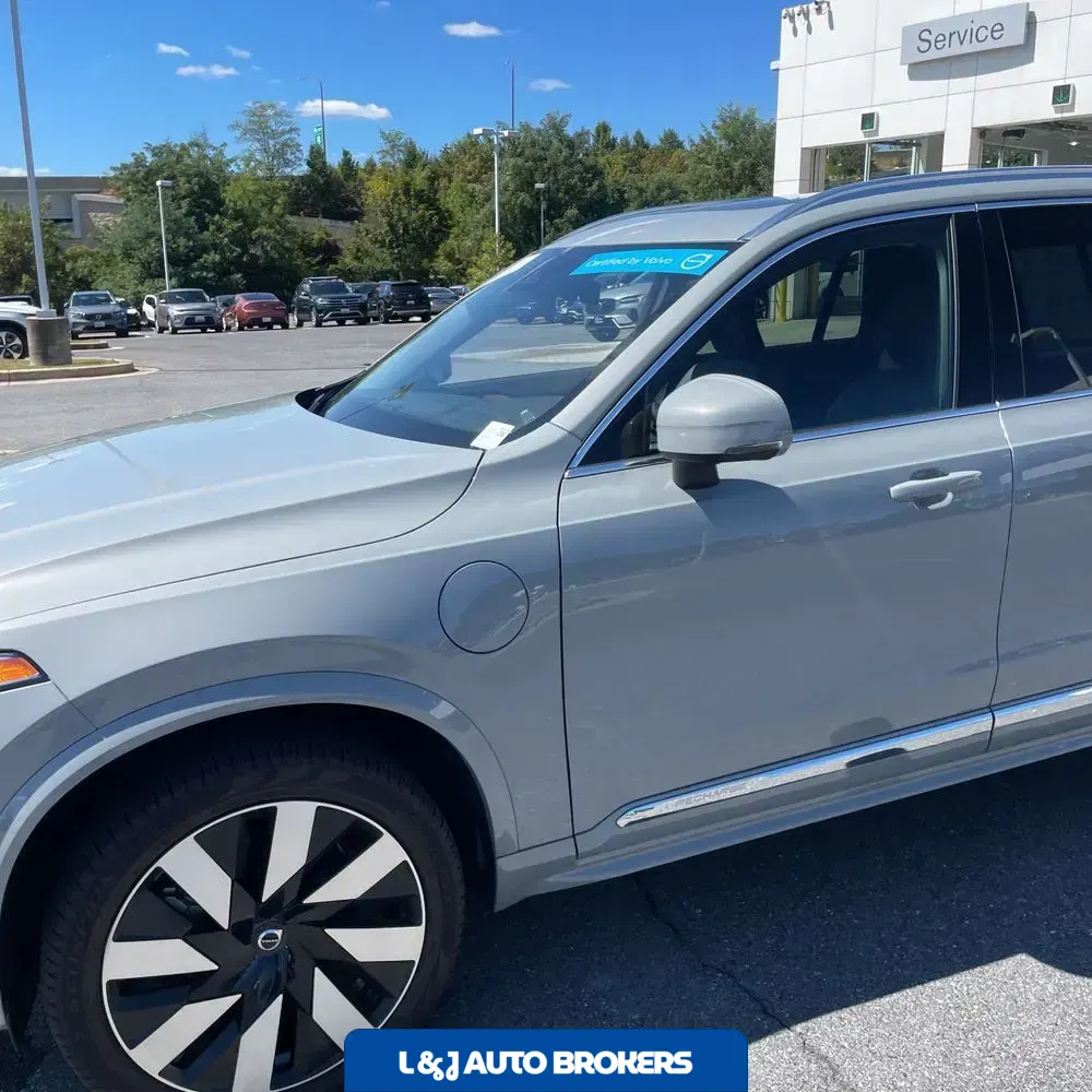 2024 Volvo XC90 T8 - Plus PHEV