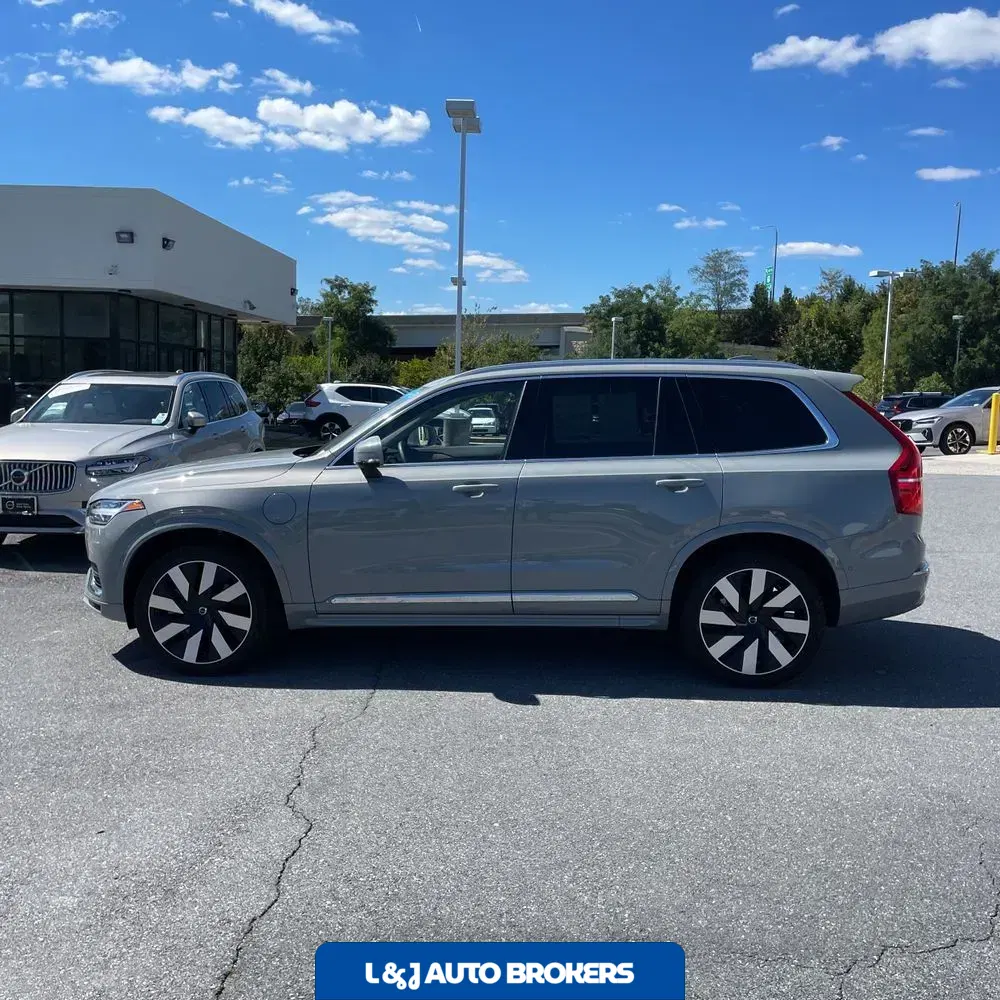 2024 Volvo XC90 T8 - Plus PHEV