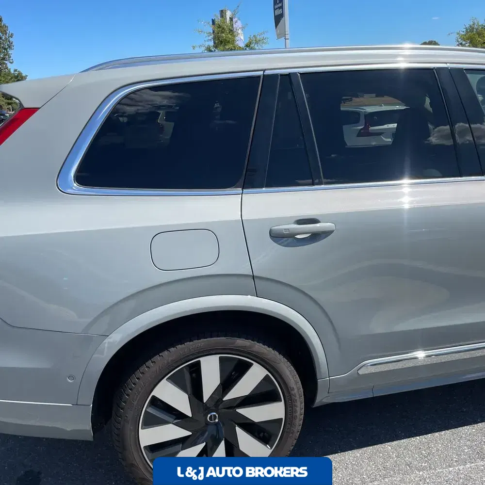 2024 Volvo XC90 T8 - Plus PHEV