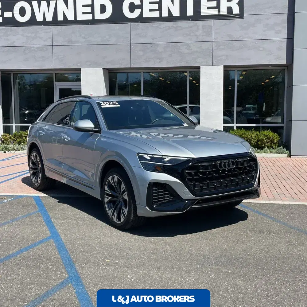 2025 Audi Q8 Premium 55