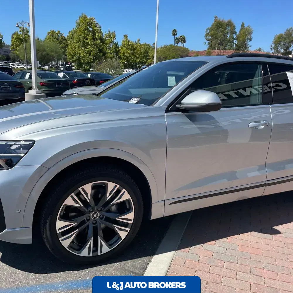 2025 Audi Q8 Premium 55