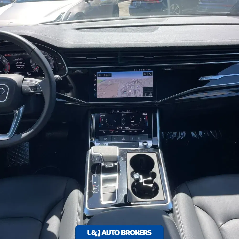 2025 Audi Q8 Premium 55