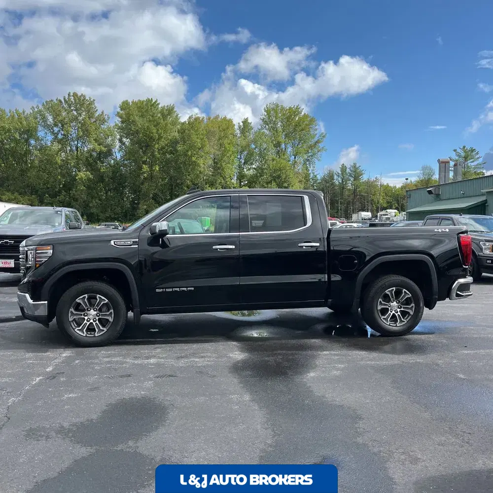 2025 GMC Sierra 1500 SLT