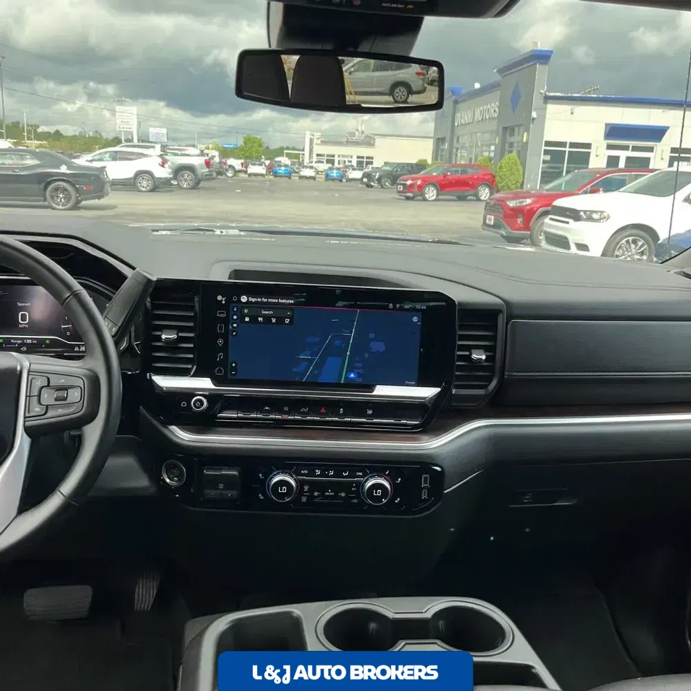 2025 GMC Sierra 1500 SLT