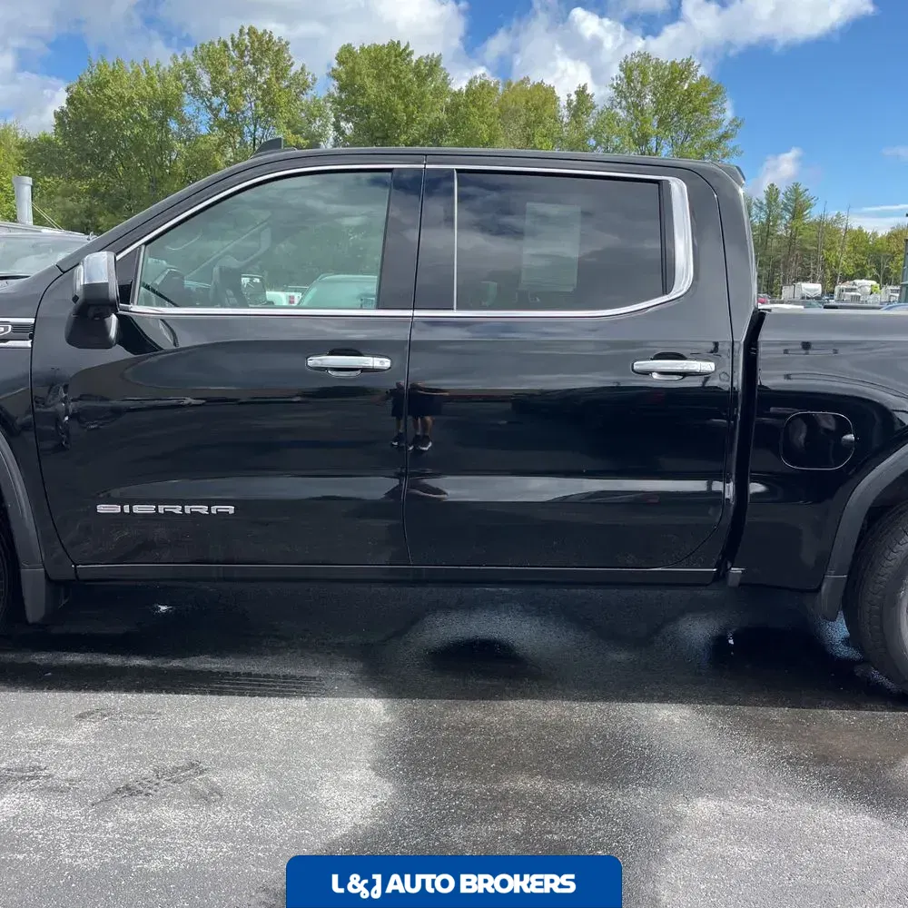 2025 GMC Sierra 1500 SLT