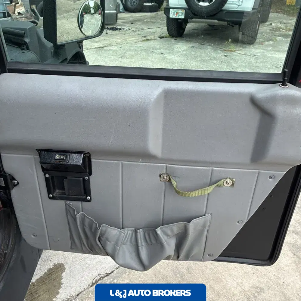 1998 Hummer H1 2D Hardtop