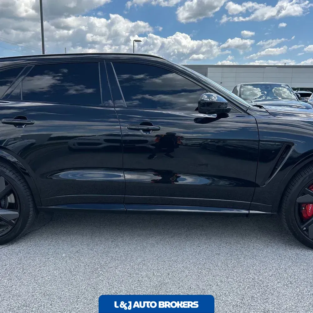 2022 Jaguar F-Pace SVR