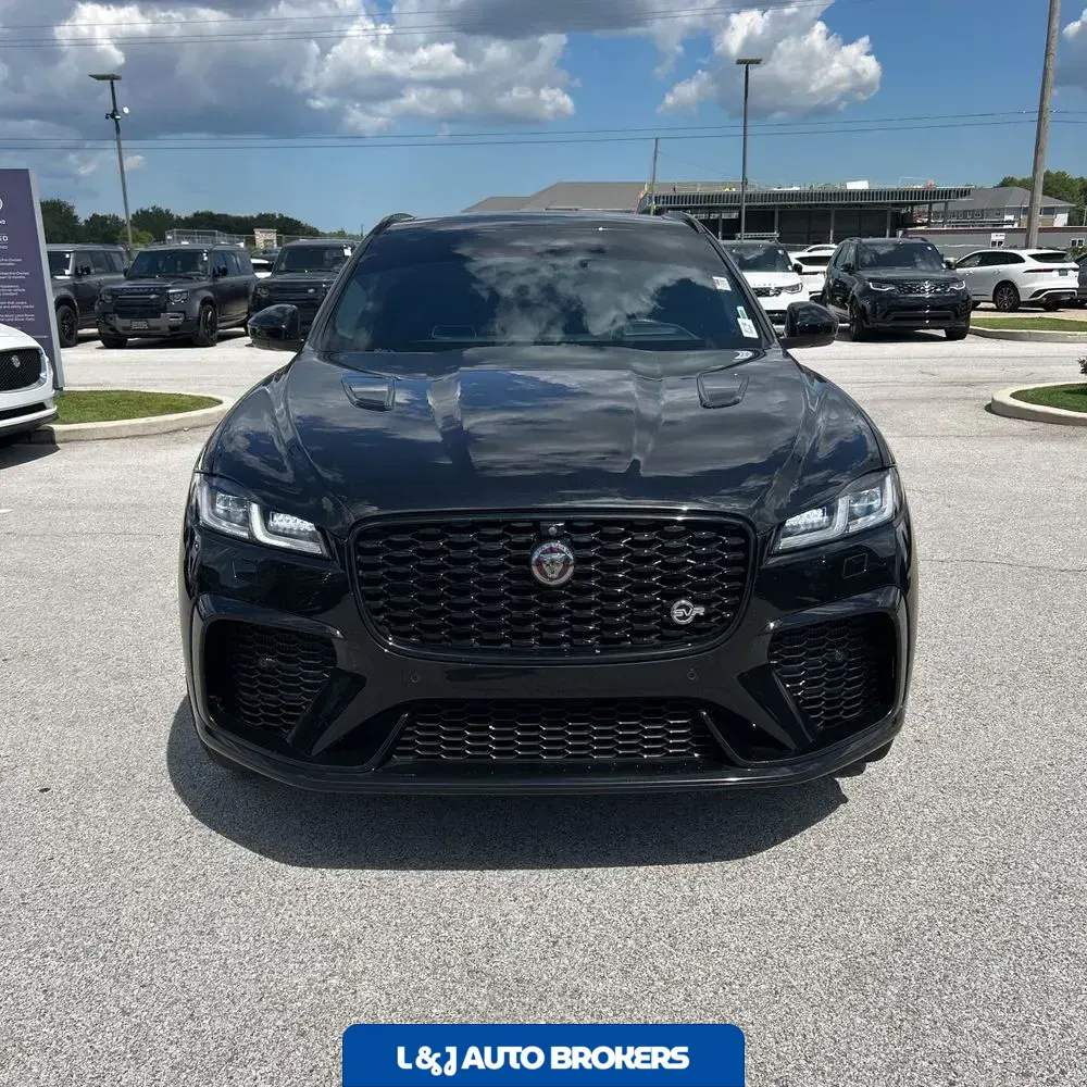 2022 Jaguar F-Pace SVR