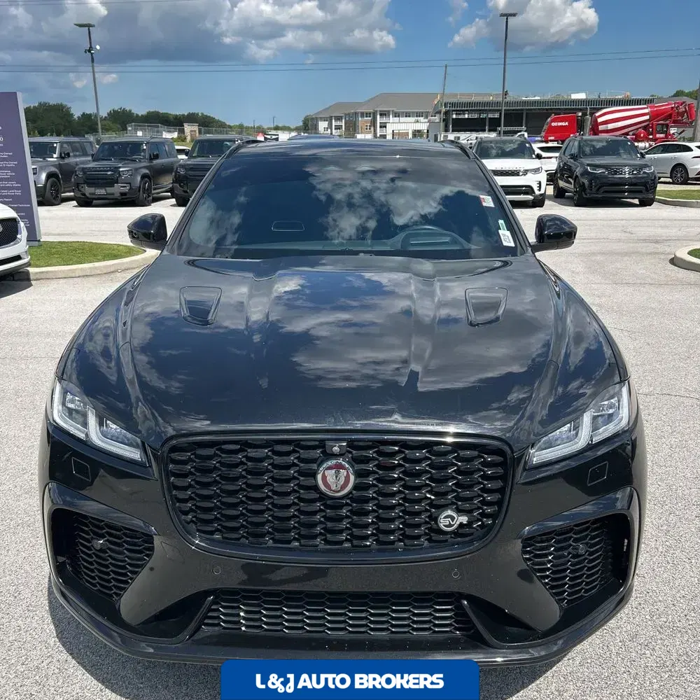 2022 Jaguar F-Pace SVR