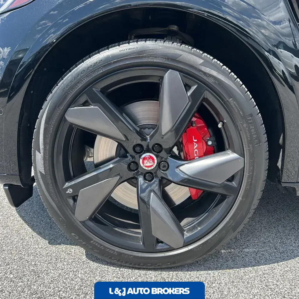 2022 Jaguar F-Pace SVR