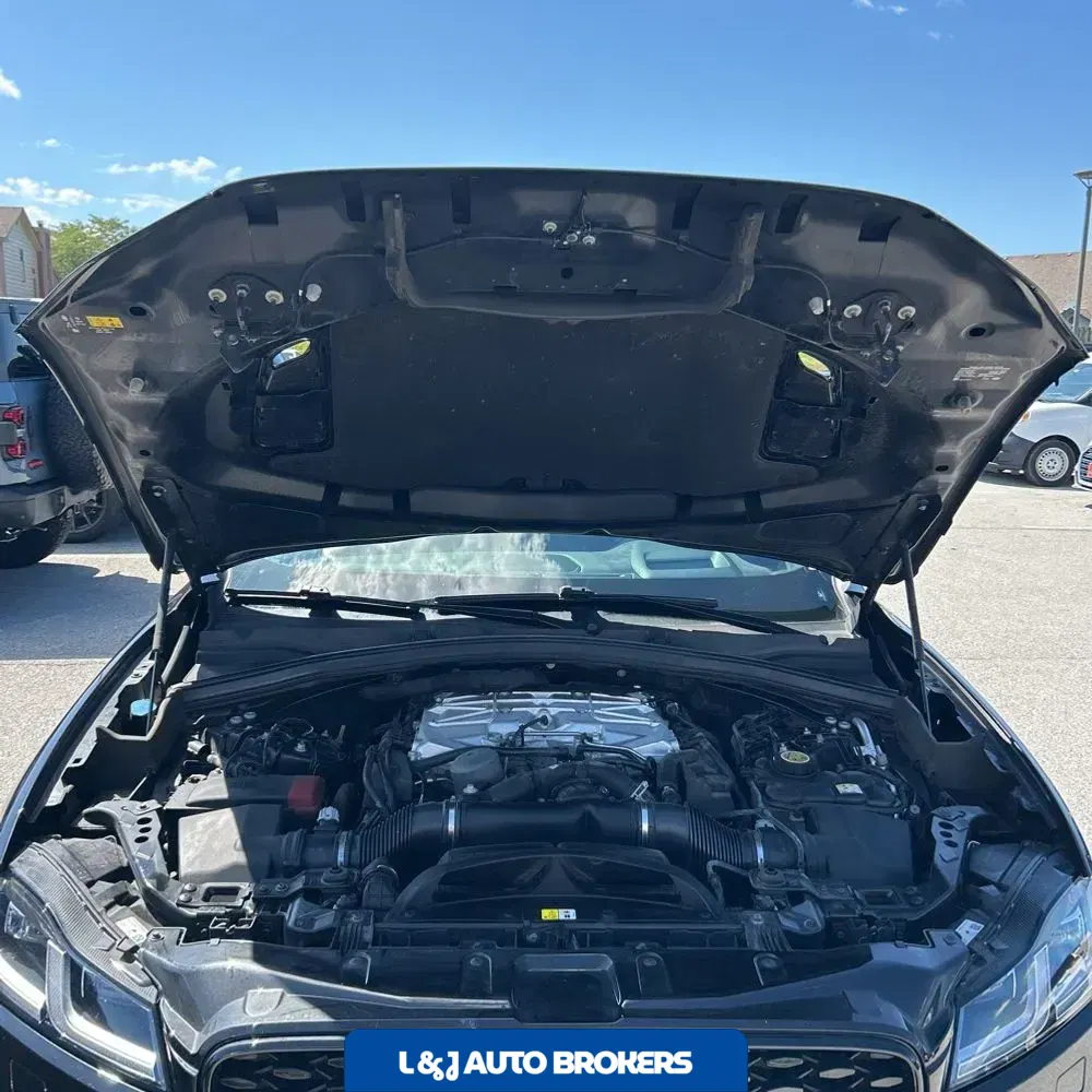 2022 Jaguar F-Pace SVR