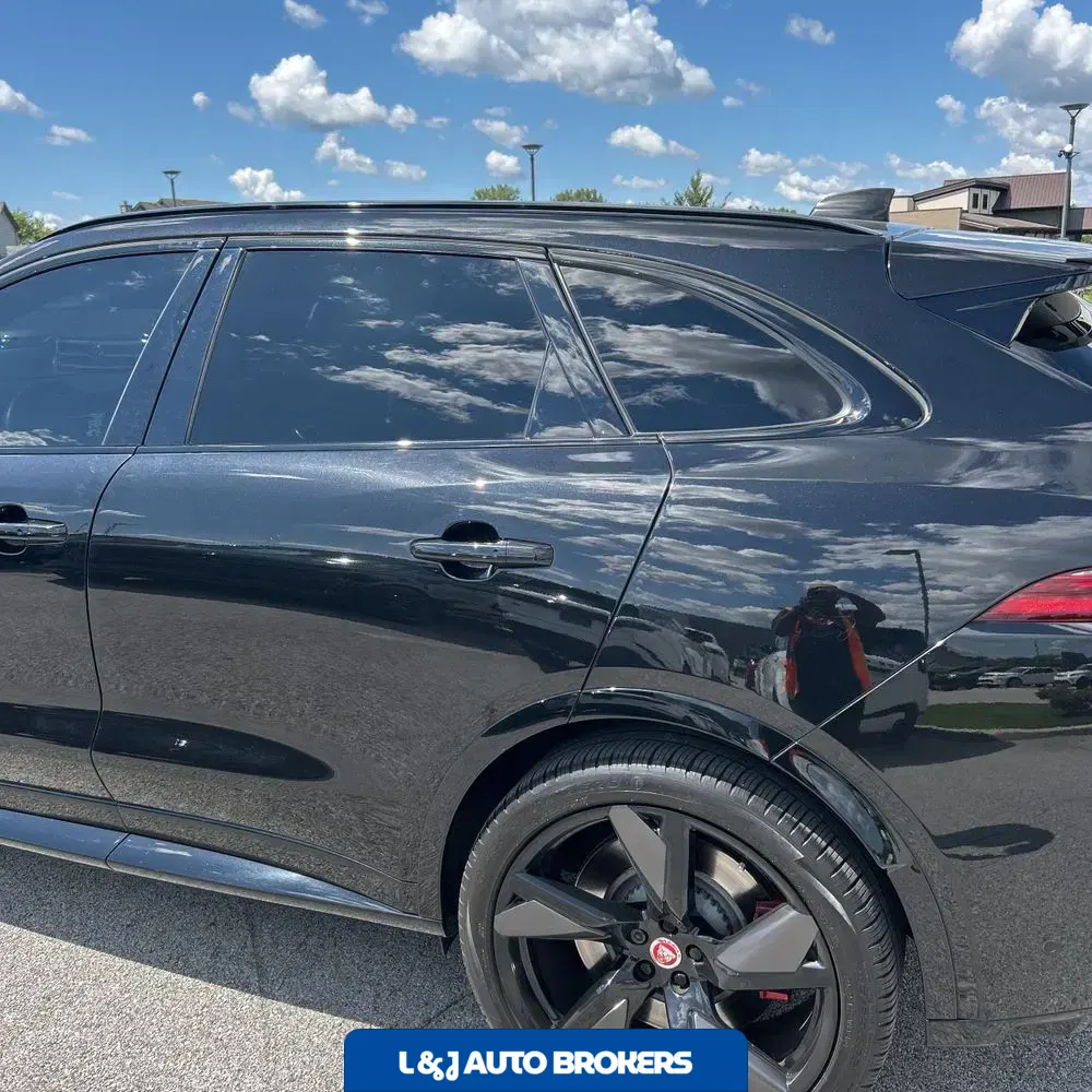 2022 Jaguar F-Pace SVR