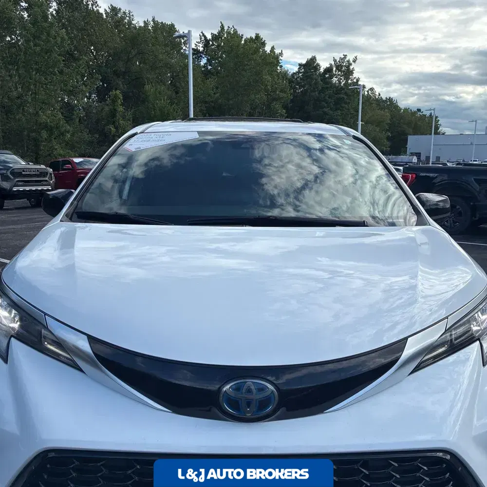 2023 Toyota Sienna XSE 7-Passenger