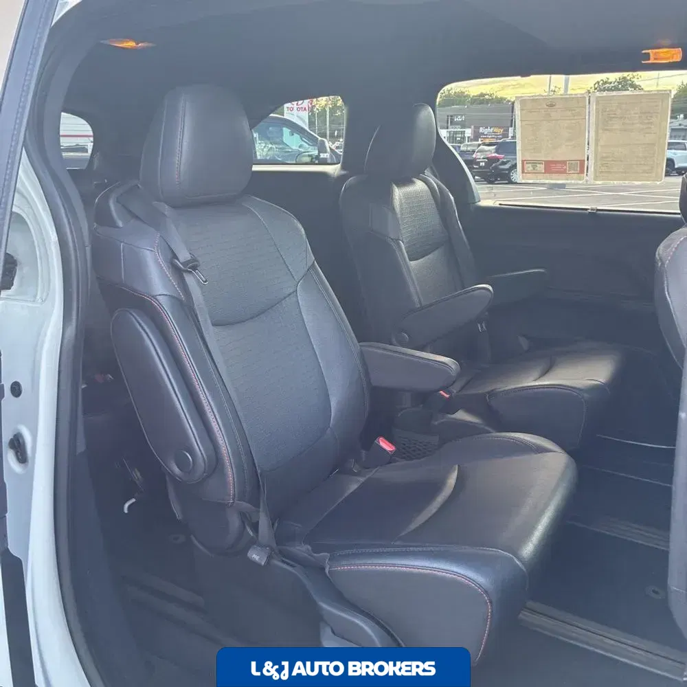2023 Toyota Sienna XSE 7-Passenger