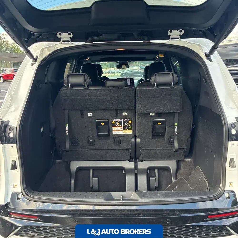 2023 Toyota Sienna XSE 7-Passenger