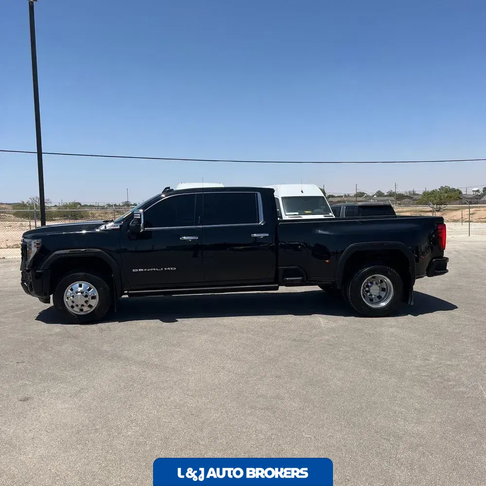 2024 GMC Sierra 3500HD Denali