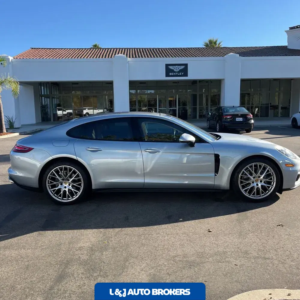 2020 Porsche Panamera Base