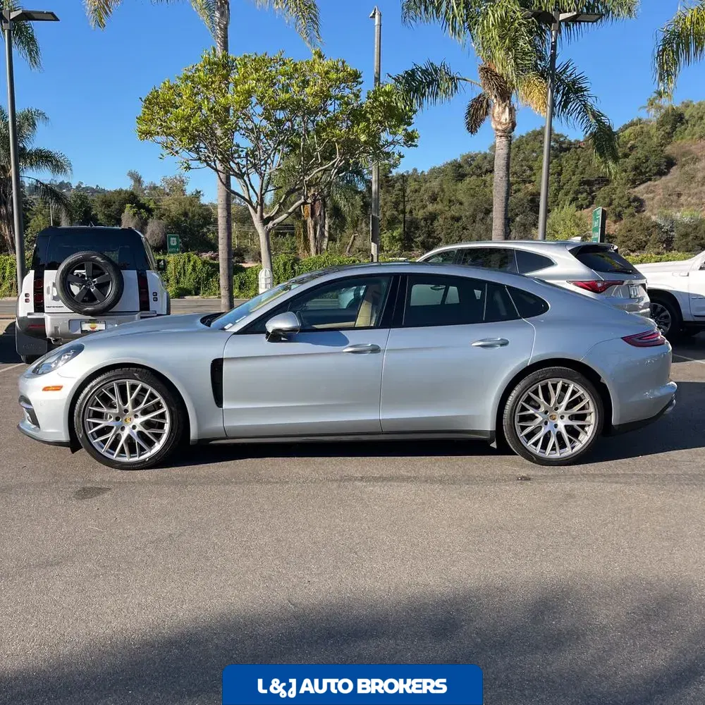2020 Porsche Panamera Base
