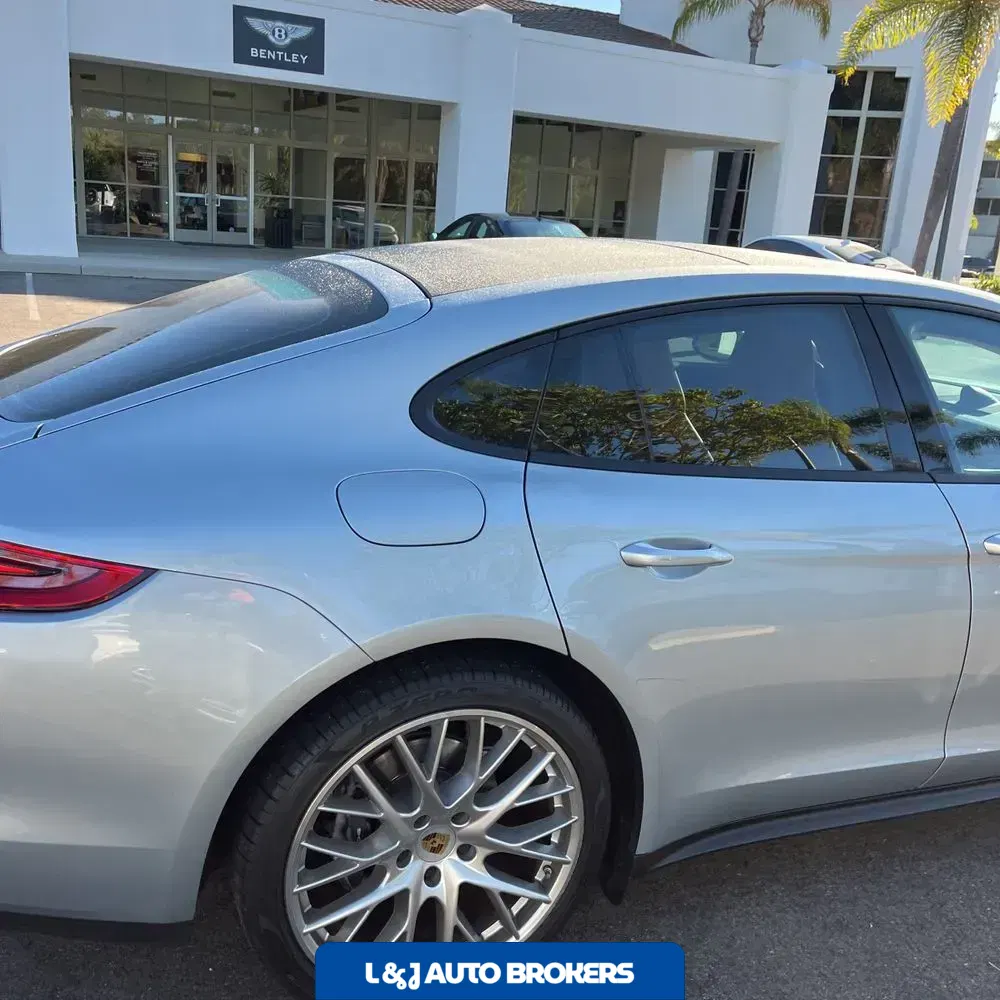2020 Porsche Panamera Base